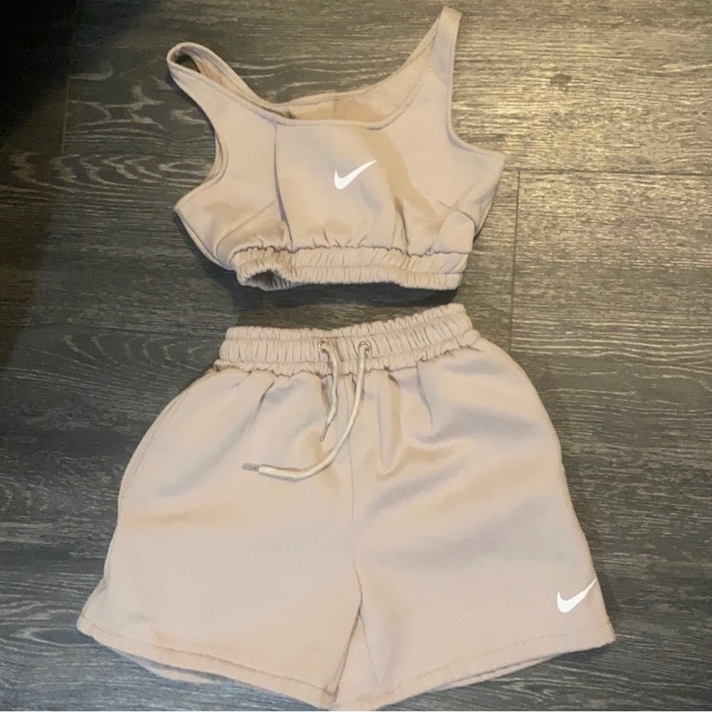 Two piece set